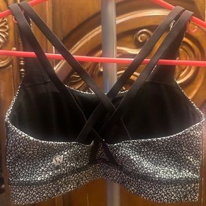 Lululemon Energy Bra Plush Petal Size 6